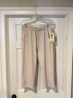 32 Degrees Cool Women's Drawstring Capris - Taupe